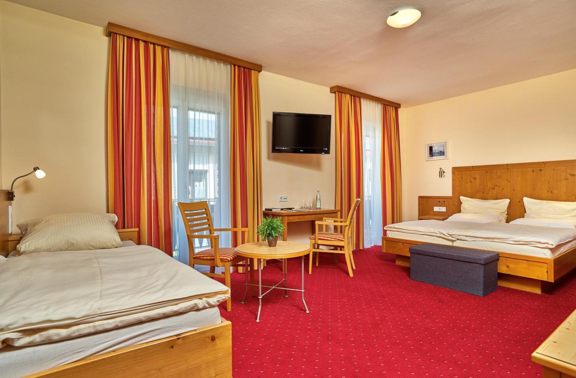 Zum Blauen Hecht Hotel Kipfenberg Bagian luar foto