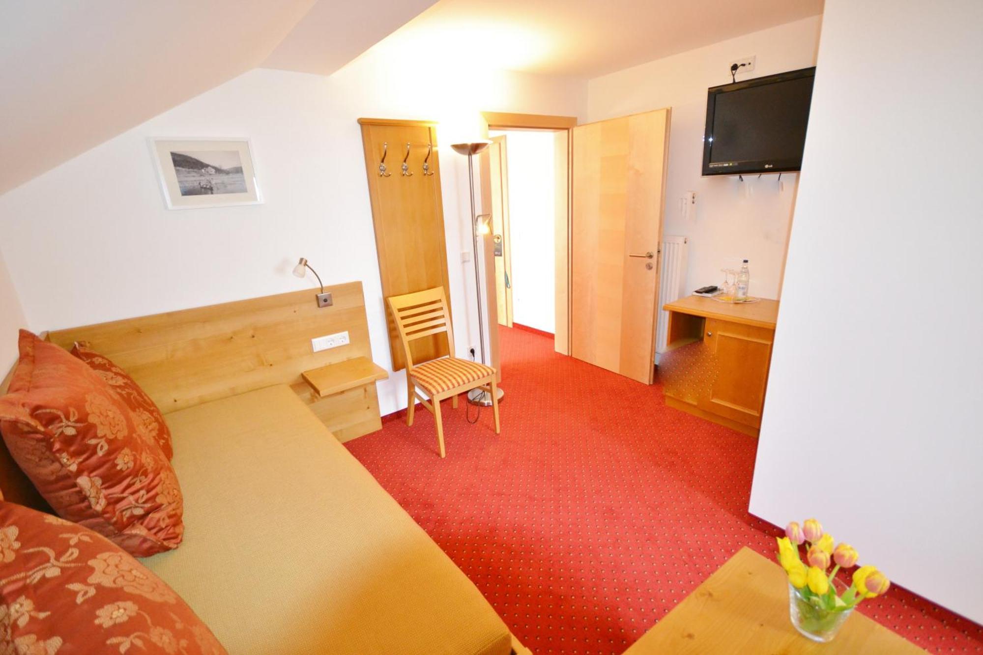Zum Blauen Hecht Hotel Kipfenberg Bagian luar foto