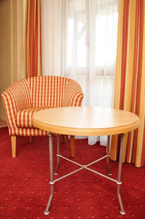 Zum Blauen Hecht Hotel Kipfenberg Bagian luar foto