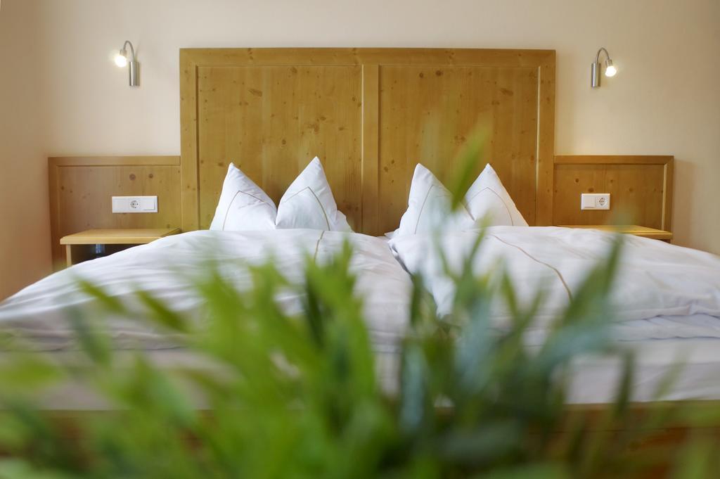 Zum Blauen Hecht Hotel Kipfenberg Ruang foto