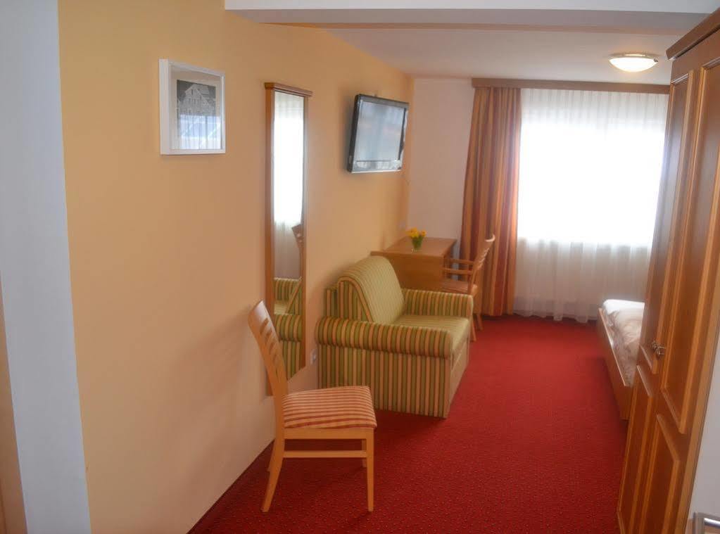 Zum Blauen Hecht Hotel Kipfenberg Bagian luar foto
