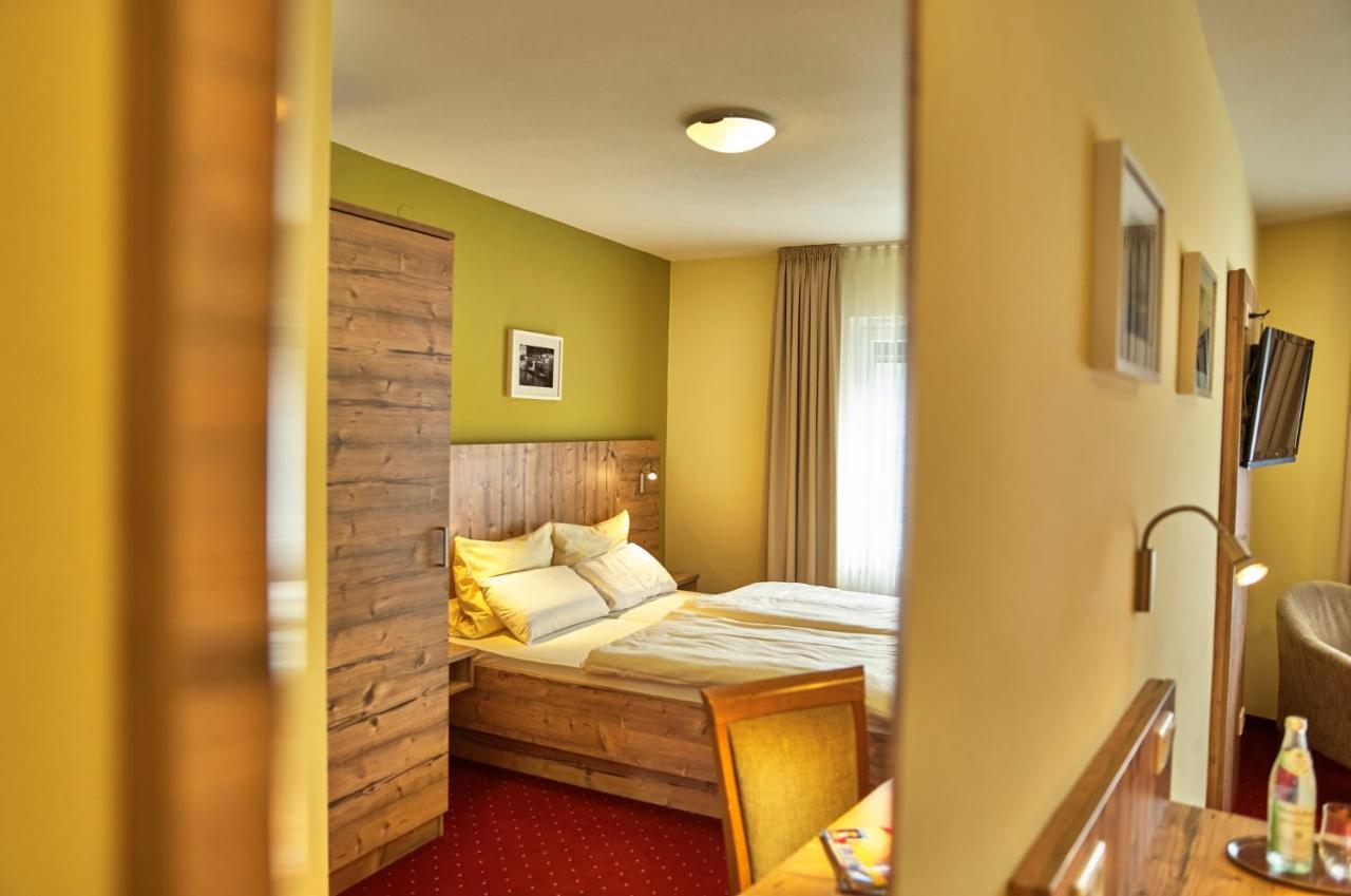 Zum Blauen Hecht Hotel Kipfenberg Bagian luar foto