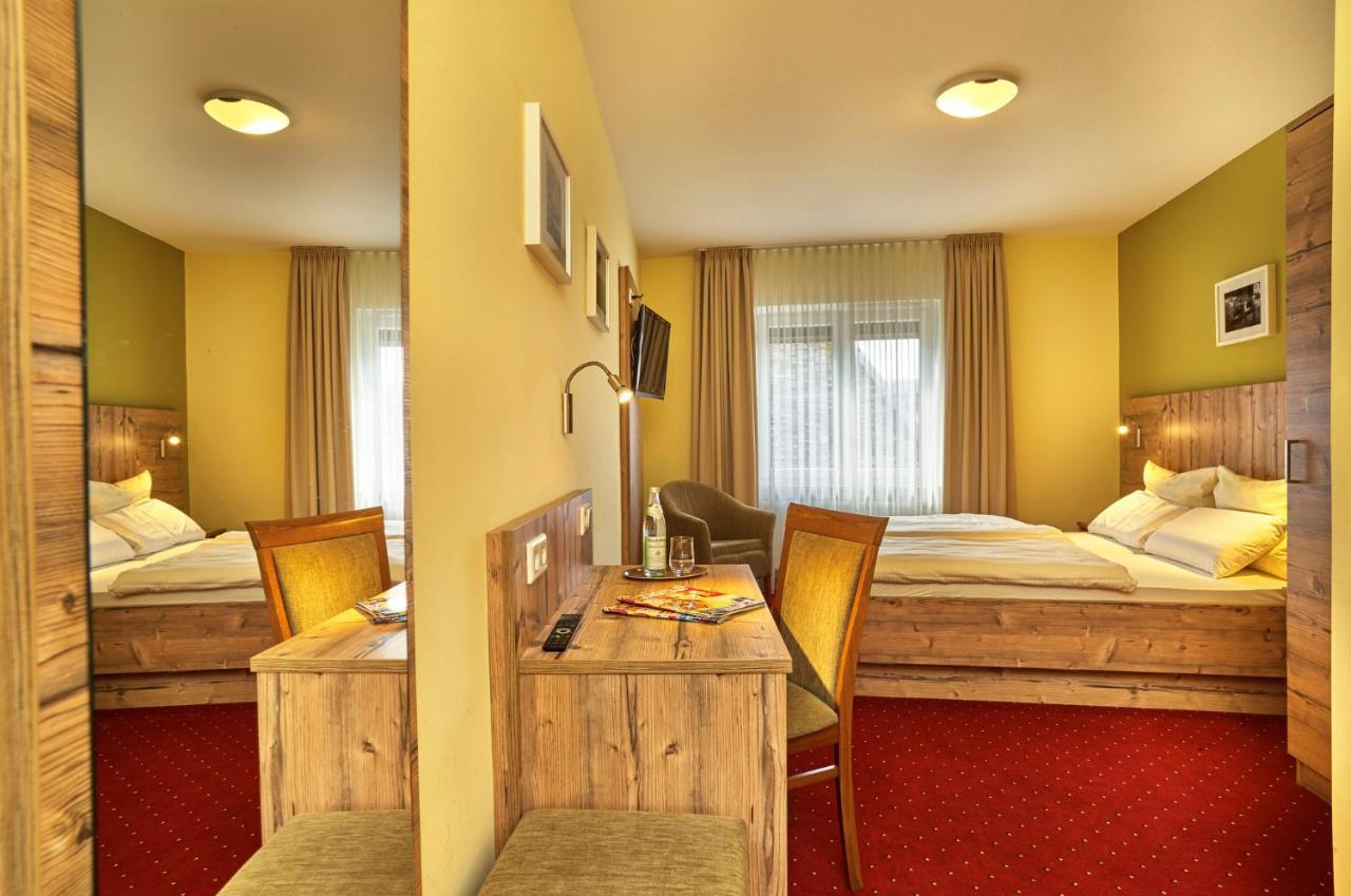 Zum Blauen Hecht Hotel Kipfenberg Bagian luar foto