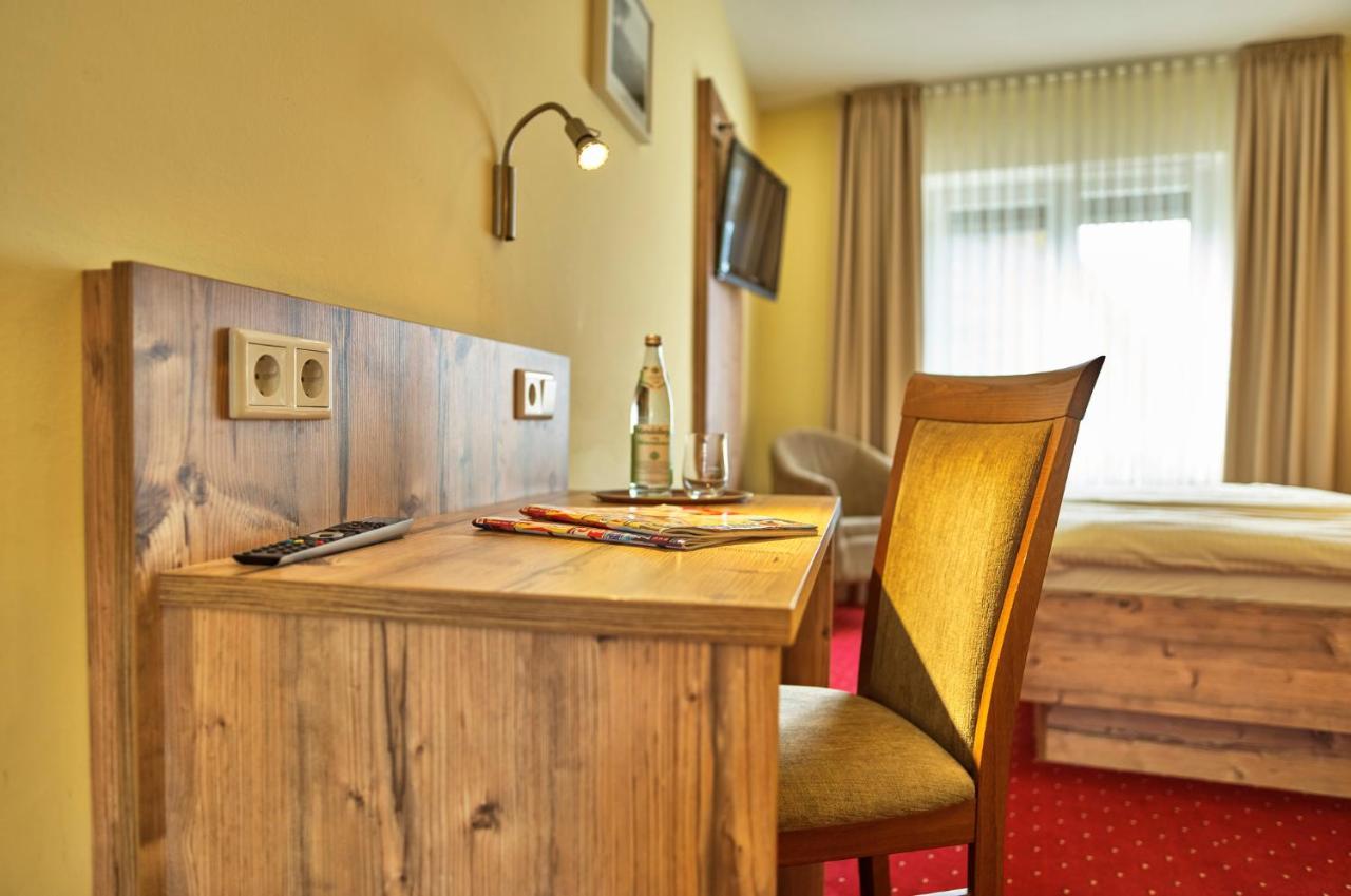 Zum Blauen Hecht Hotel Kipfenberg Bagian luar foto
