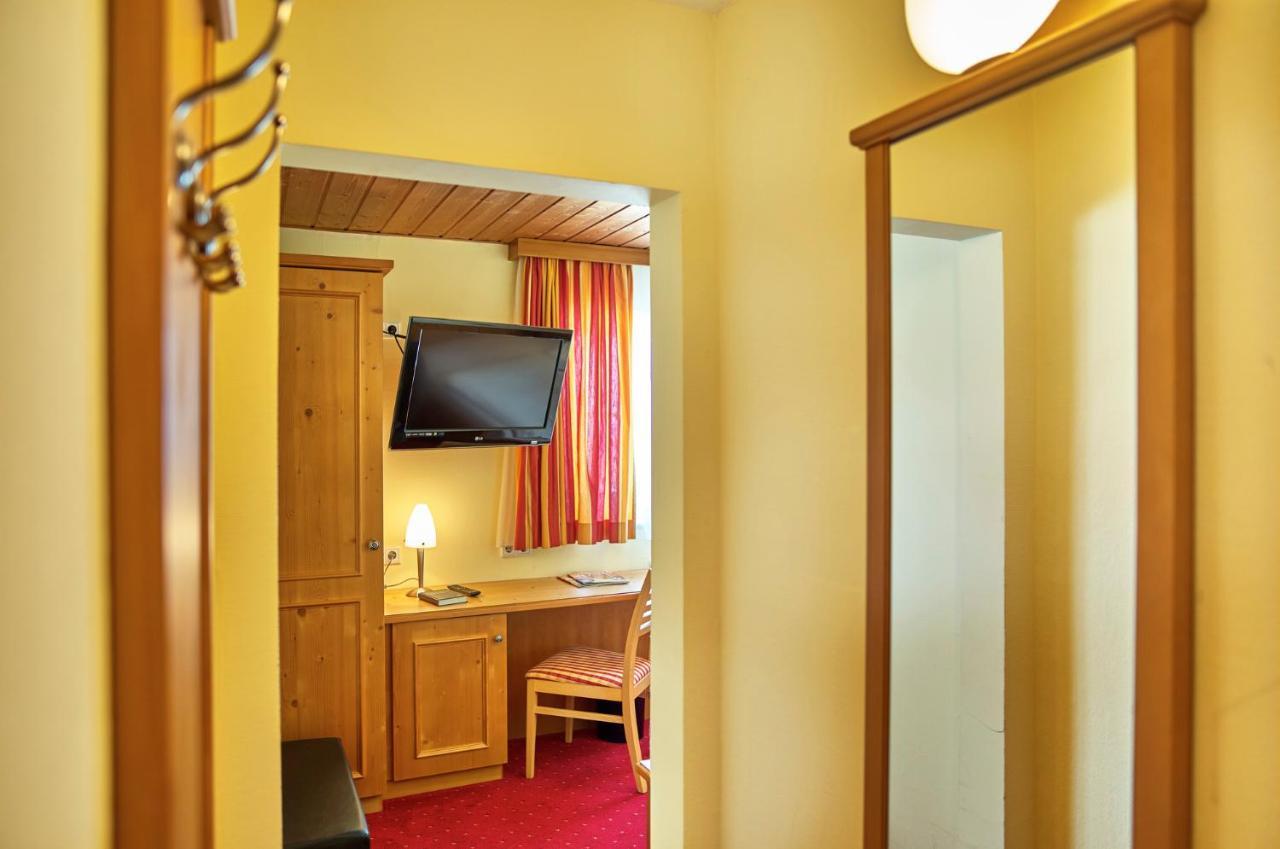 Zum Blauen Hecht Hotel Kipfenberg Ruang foto