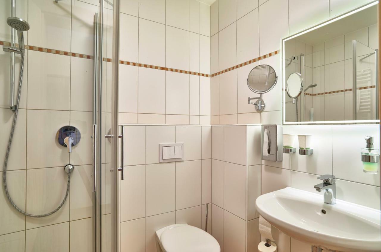 Zum Blauen Hecht Hotel Kipfenberg Bagian luar foto